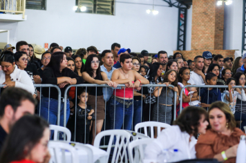 Foto - Desfile da Escolha da Rainha do 34º Rodeio de Bofete