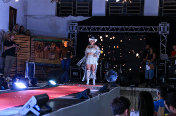 Foto - Desfile da Escolha da Rainha do 34º Rodeio de Bofete
