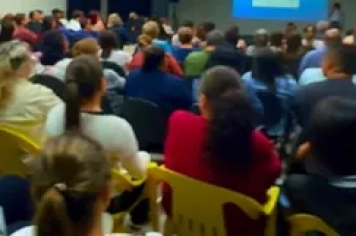 Na noite desta quarta-feira, 17 de dezembro de 2025, o Centro Cultural de Bofete foi palco da 3ª e última noite do evento de Prestação de Contas das Diretorias da Prefeitura Municipal de Bofete.