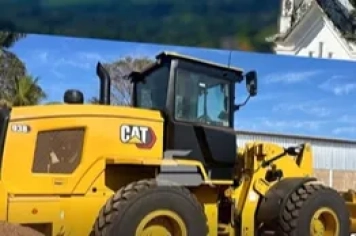  A Prefeitura Municipal de Bofete recebeu em Campinas uma máquina pá carregadeira